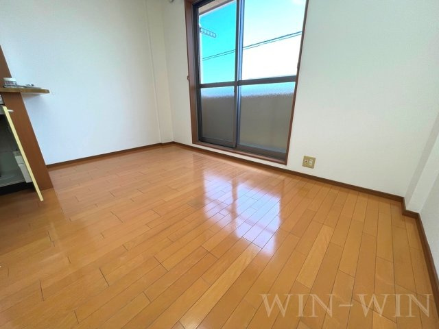 ブロードタウン神野 Ⅱ D棟の居間・リビング