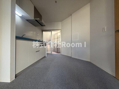 【キッチン】 | 中浜3丁目貸家 | コンパクトなキッチンで掃除もラクラク