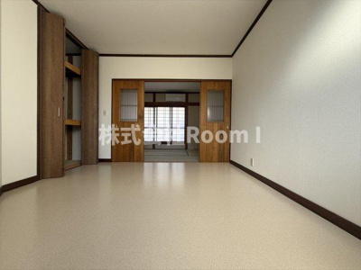 【居間・リビング】 | 中浜3丁目貸家 | ゆったりとした居間です