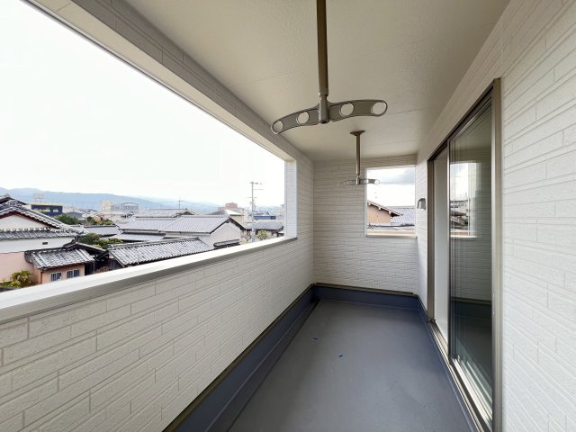 橿原市大久保町　第1期全４棟のバルコニー|外からの目が気にならないバルコニーで洗濯物が干せます