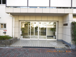 【エントランス】 | タイル敷きの大変キレイなエントランスです。