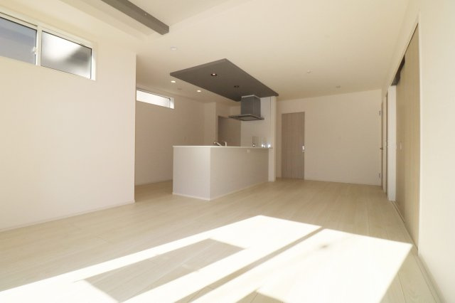 郡山市大槻町字針生　　　1号棟　　　開成小学校、郡山１中学区の居間・リビング