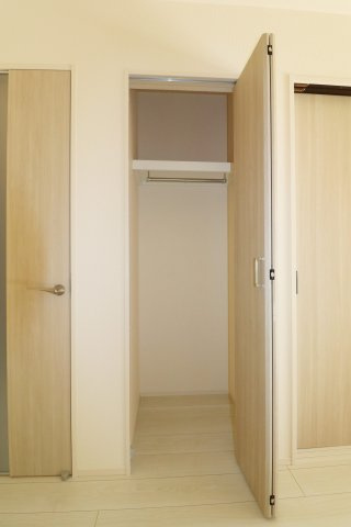 郡山市大槻町字針生　　　1号棟　　　開成小学校、郡山１中学区の和室