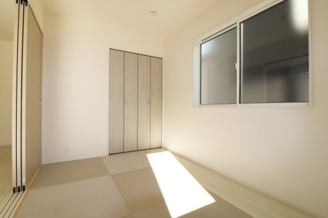 郡山市大槻町字針生　　　1号棟　　　開成小学校、郡山１中学区の和室