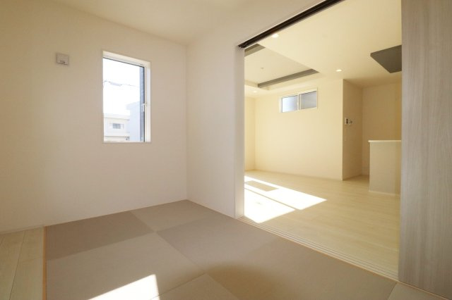 郡山市大槻町字針生　　　1号棟　　　開成小学校、郡山１中学区の和室