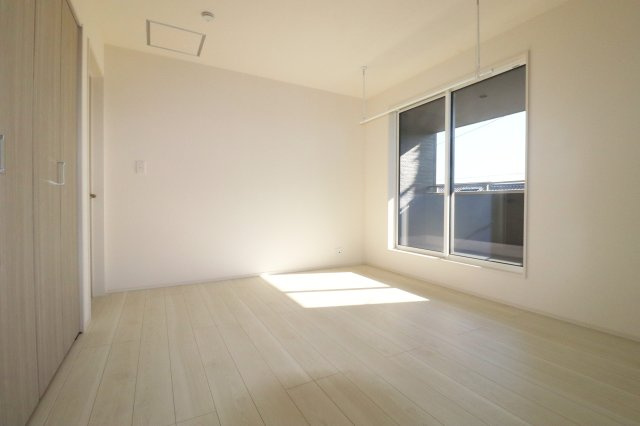 郡山市大槻町字針生　　　1号棟　　　開成小学校、郡山１中学区の洋室