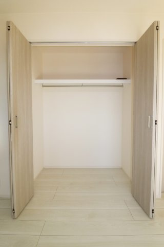 郡山市大槻町字針生　　　1号棟　　　開成小学校、郡山１中学区の洋室