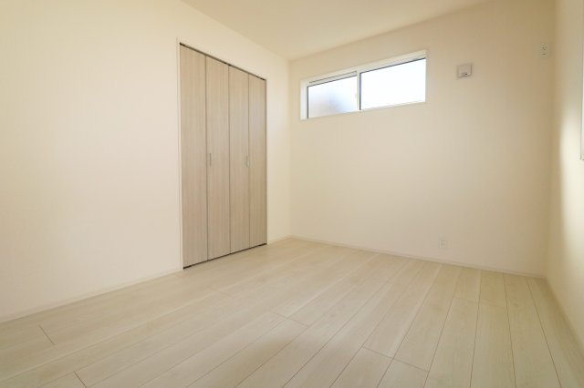 郡山市大槻町字針生　　　1号棟　　　開成小学校、郡山１中学区の洋室