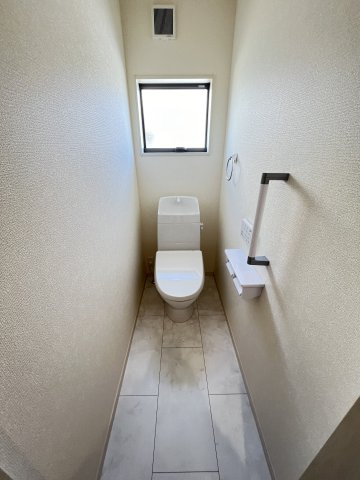 北葛城郡広陵町萱野3期のトイレ|清潔感と使いやすさを兼ね備えた快適トイレ空間