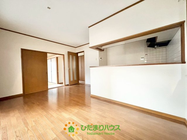 幸手市東4丁目　中古一戸建て　の居間・リビング|2025年12月8日撮影