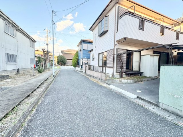 幸手市東4丁目　中古一戸建て　の前面道路含む現地写真|2025年12月8日撮影