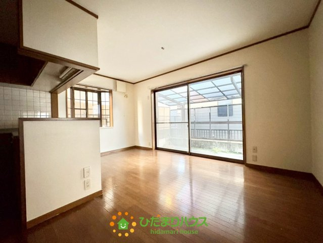 幸手市東4丁目　中古一戸建て　の居間・リビング|2025年12月8日撮影