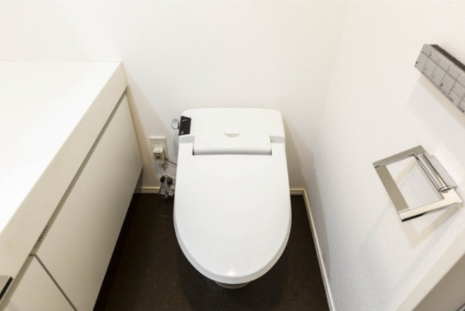 パークフラッツ中目黒　ペット相談　トランクルーム　南向きのトイレ