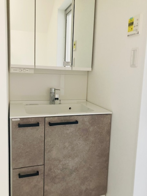 浦安市富士見１丁目　新築戸建て　全２棟の独立洗面台