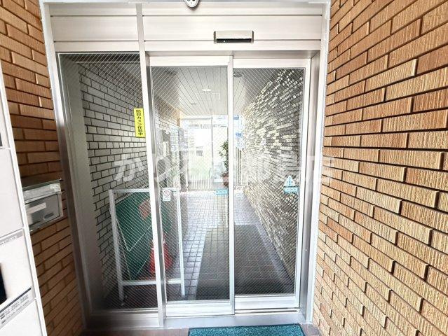 エール新谷のエントランス