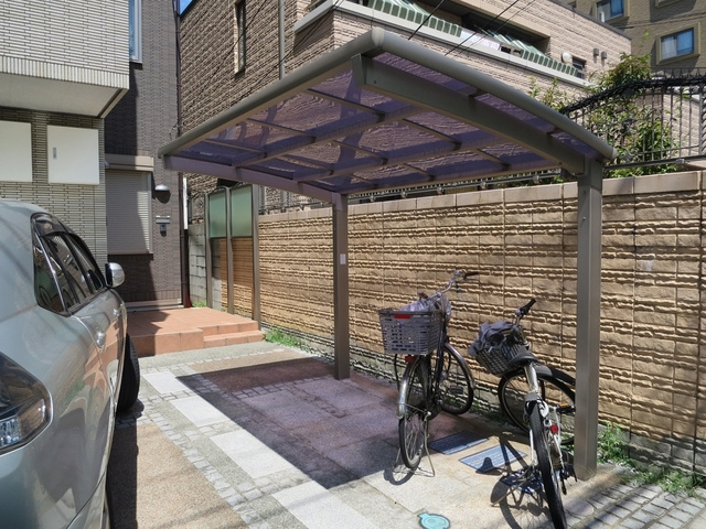 パナハイツのその他共用部分|屋根付き駐輪場。