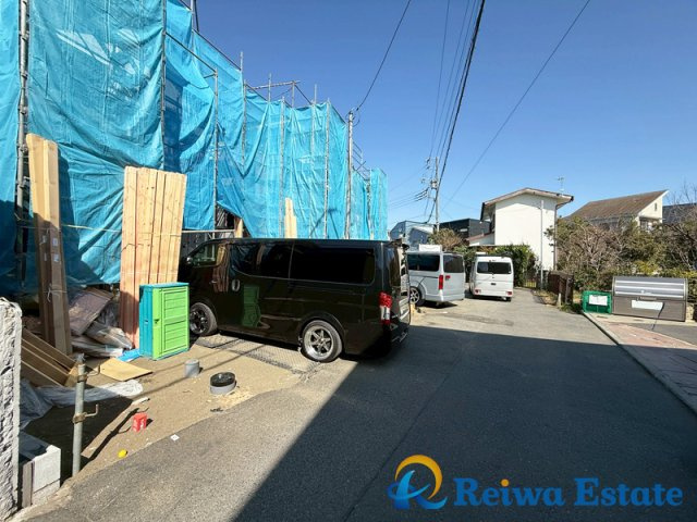 新築戸建　茅ヶ崎市東海岸北5丁目の前面道路含む現地写真