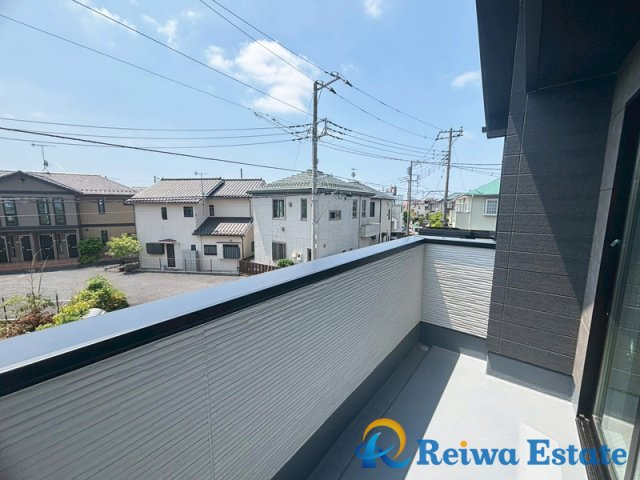 新築戸建　茅ヶ崎市東海岸北5丁目のバルコニー|洗濯物も良く乾く、陽当り良好な南東側バルコニー。