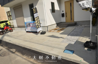 【駐車場】