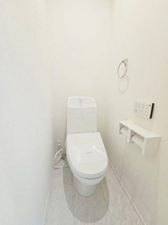 【トイレ】 | リナージュ那須塩原市中央町25-1期　1号棟 | 同社施工物件の写真です。※建具やフローリング、その他仕様が違う場合がございます。