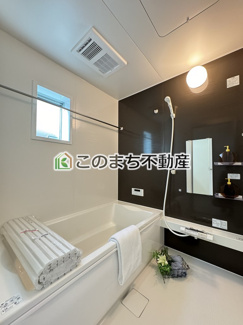 【浴室】 | リナージュ那須塩原市中央町25-1期　1号棟 | 同社施工物件の写真です。※建具やフローリング、その他仕様が異なる場合がございます。