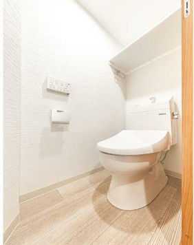 【トイレ】 | ウェルスクエア永福町 | 温水洗浄便座。