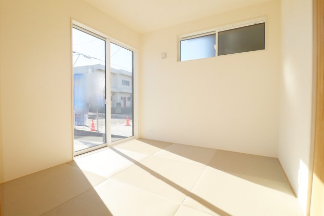 郡山市大槻町字針生　　　２号棟　　　開成小学校、郡山１中学区の和室|リビングに隣接する和室♪