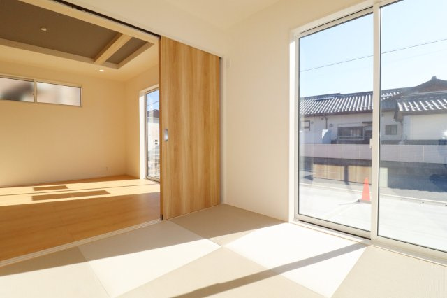 郡山市大槻町字針生　　　２号棟　　　開成小学校、郡山１中学区の和室|リビングに隣接する和室♪
