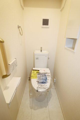 郡山市大槻町字針生　　　２号棟　　　開成小学校、郡山１中学区のトイレ