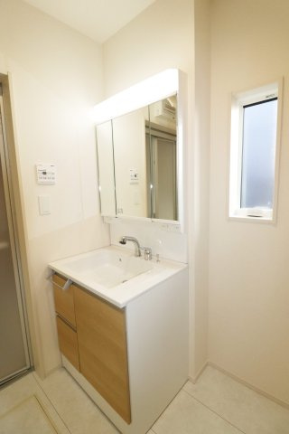 郡山市大槻町字針生　　　２号棟　　　開成小学校、郡山１中学区の洗面所