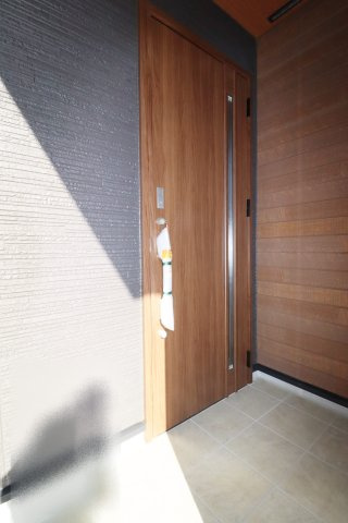 郡山市大槻町字針生　　　２号棟　　　開成小学校、郡山１中学区の玄関