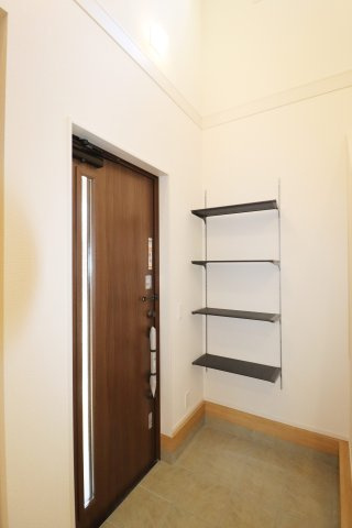 郡山市大槻町字針生　　　２号棟　　　開成小学校、郡山１中学区の玄関