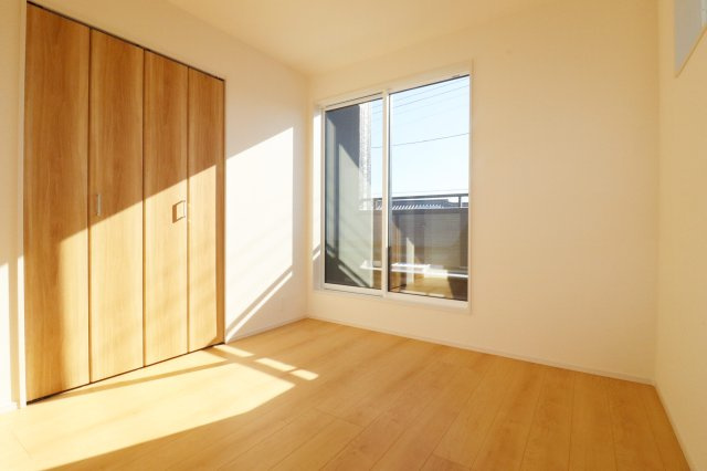 郡山市大槻町字針生　　　２号棟　　　開成小学校、郡山１中学区の洋室