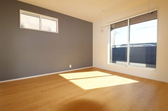 郡山市大槻町字針生　　　２号棟　　　開成小学校、郡山１中学区の洋室