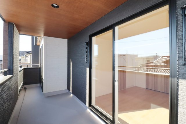 郡山市大槻町字針生　　　２号棟　　　開成小学校、郡山１中学区のバルコニー