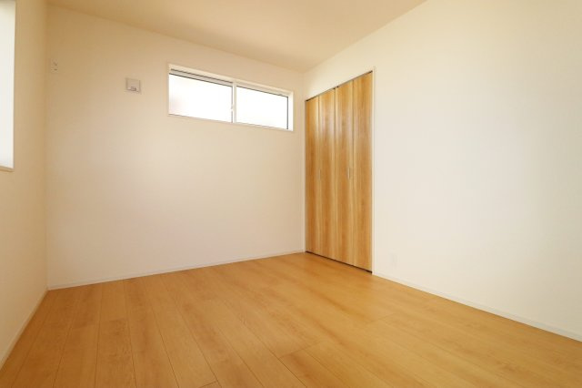 郡山市大槻町字針生　　　２号棟　　　開成小学校、郡山１中学区の洋室