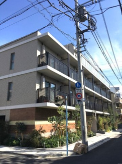 【外観】 | 鉄筋コンクリート造のがっちりとした建物。