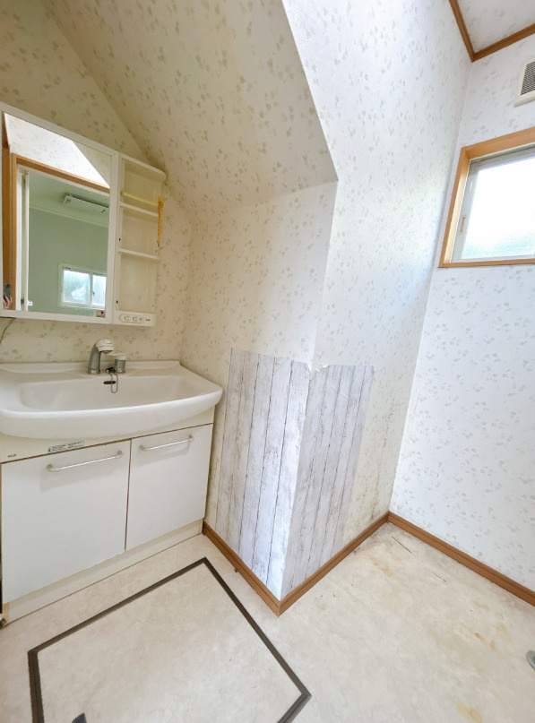 住吉　売中古住宅の洗面所