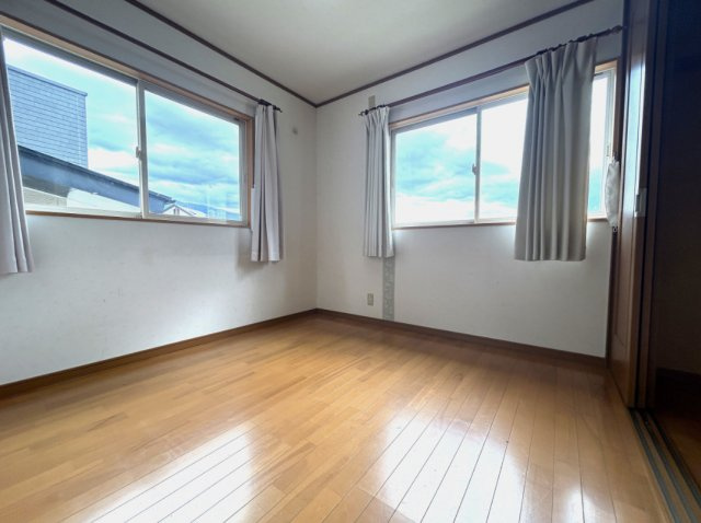 住吉　売中古住宅の洋室