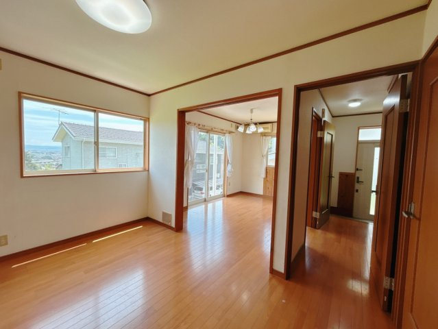 住吉　売中古住宅の居間・リビング