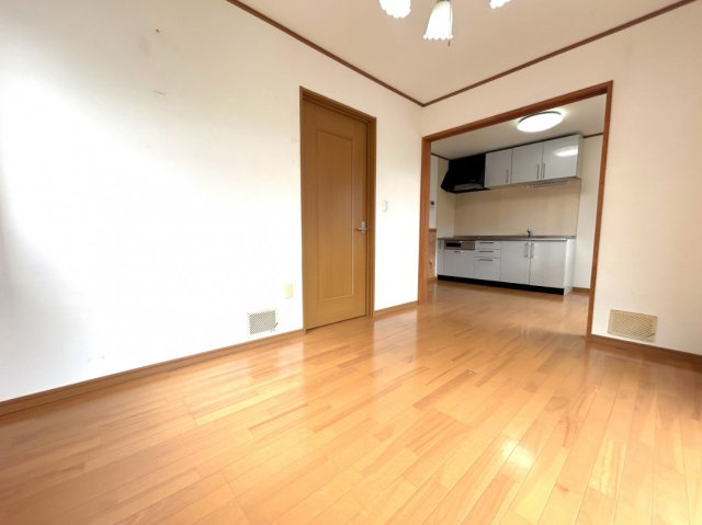 住吉　売中古住宅の居間・リビング