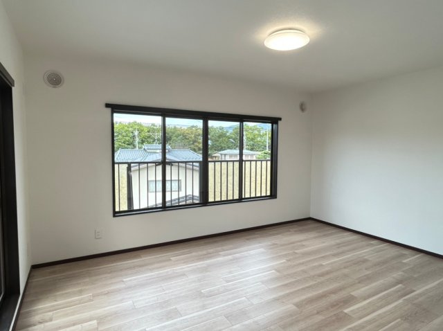 芳田　売中古住宅の洋室