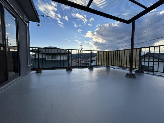 芳田　売中古住宅のバルコニー