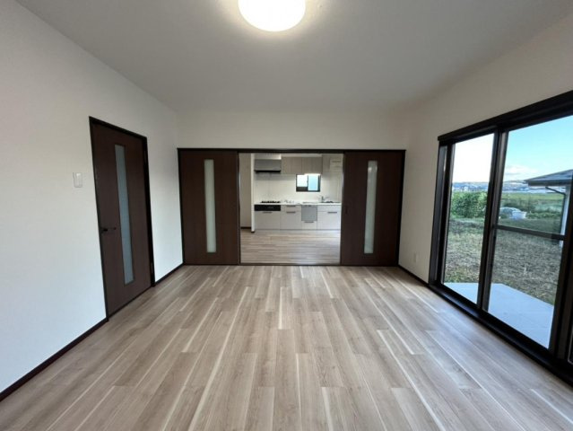 芳田　売中古住宅の居間・リビング