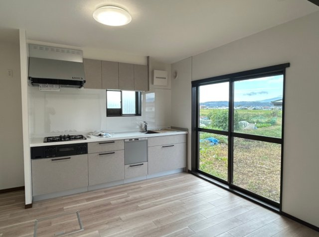 芳田　売中古住宅のキッチン