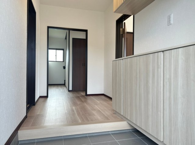 芳田　売中古住宅の玄関