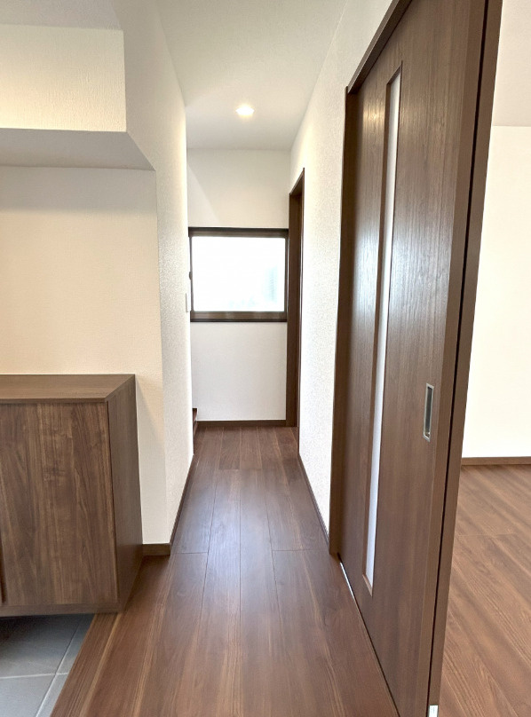 上田原　売中古住宅の玄関