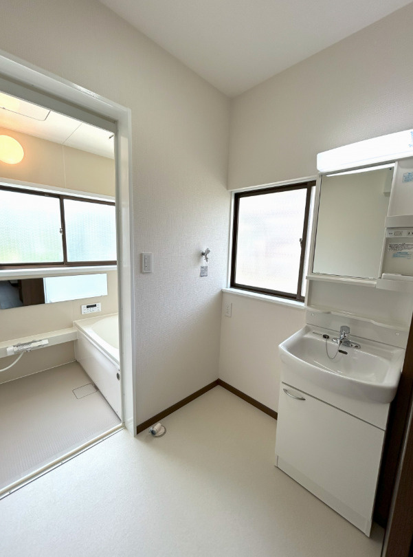 上田原　売中古住宅の洗面所