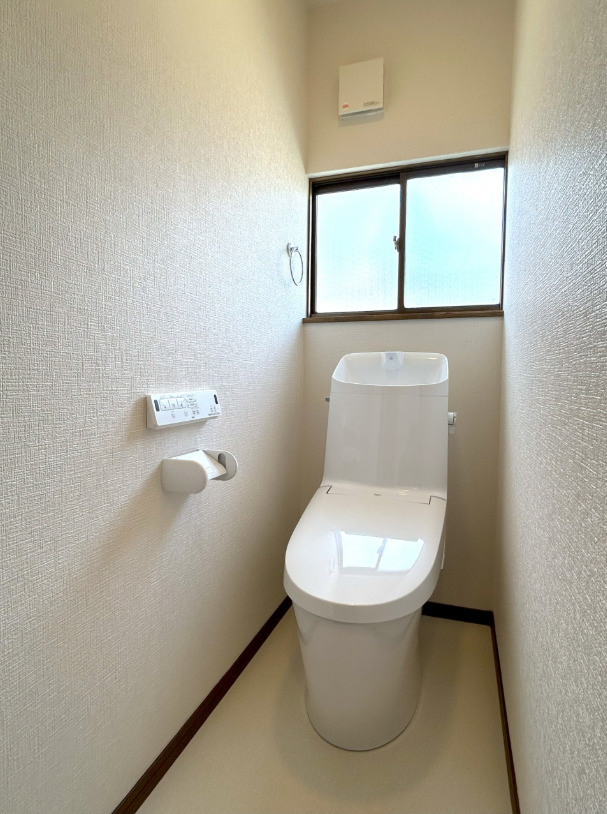 上田原　売中古住宅のトイレ