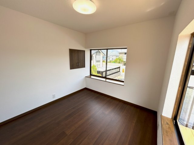 上田原　売中古住宅の洋室